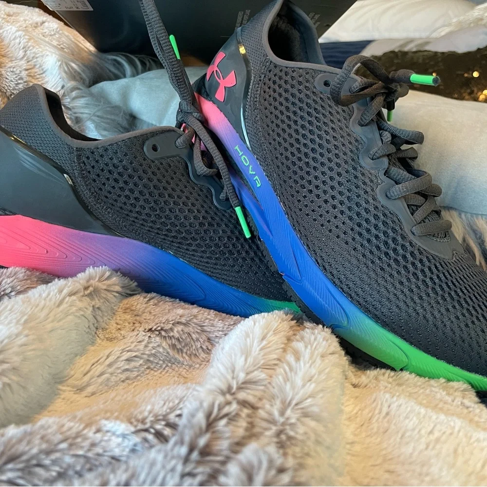 Under Armour HOVR Sonic 4 in Black and Pink NWT - Picture 3 of 6